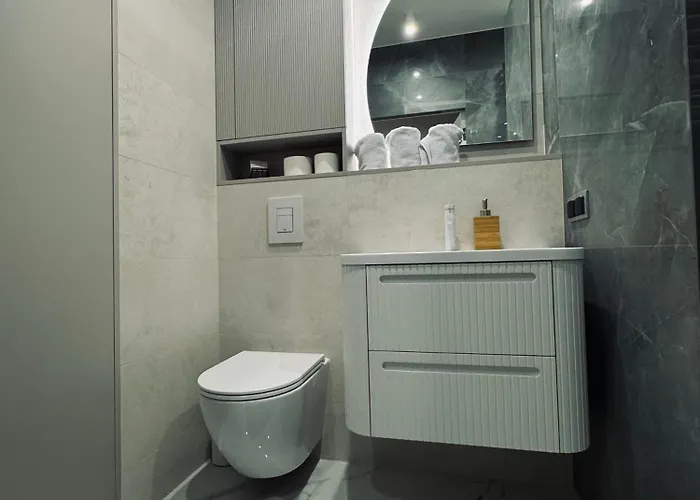 Deluxe Two-Bedroom Apartment